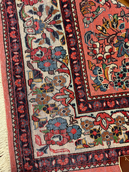 Vintage Persian Sarouk Rug, 3'6" x 5'3", in ivory, navy and salmon - photo 3