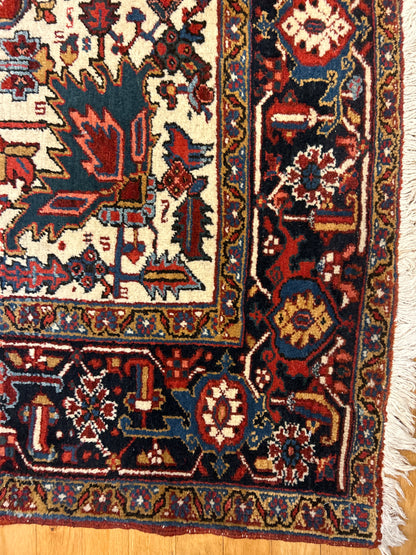 Antique Persian Heriz Rug, 9'2" x 13'8", in ivory, navy and red - photo 4