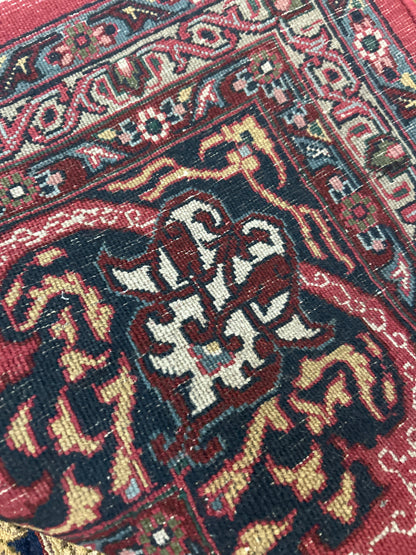 Indian Bidjar Rug, 8'3" x 11'6", in ivory, navy and red - photo 4