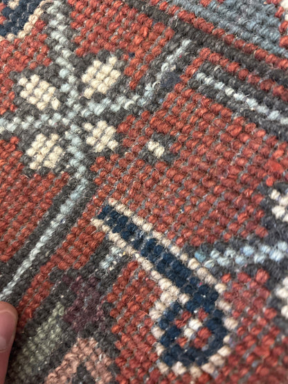Indian Heriz Serapi Rug, 8'1" x 10'2", in ivory, navy, red and sea moss - photo 4