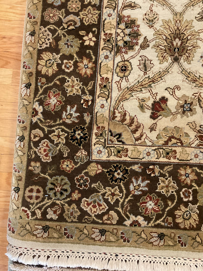 Indian Agra Jaipur Rug, 6' x 9', in beige, brown, gold and ivory - photo 3