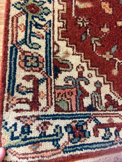 Indian Heriz Rug, 2' x 3'11", in blue, green, ivory and rust - photo 2