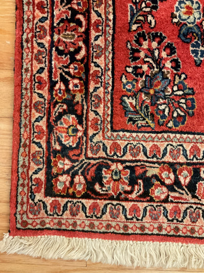 Antique Persian Sarouk Rug, 3'3" x 4'9", in ivory, navy, red and salmon - photo 2
