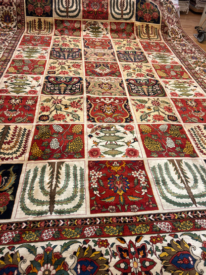 Vintage Persian Baktarie Rug, 13'7" x 19'6", in gold, green, ivory and red - photo 4
