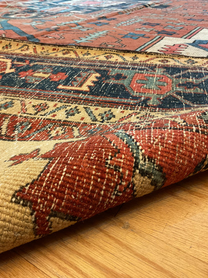 Antique Persian Serapi Rug, 10'9" x 15'9", in ivory, navy and rust - photo 2