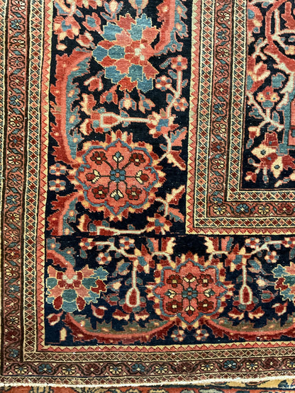 Antique Persian Sarouk Farrahan Rug, 8'10" x 11'10", in ivory, navy and red - photo 3
