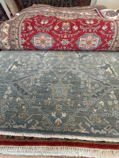 Indian Bidjar Rug, 8' x 10', in beige, blue and grey