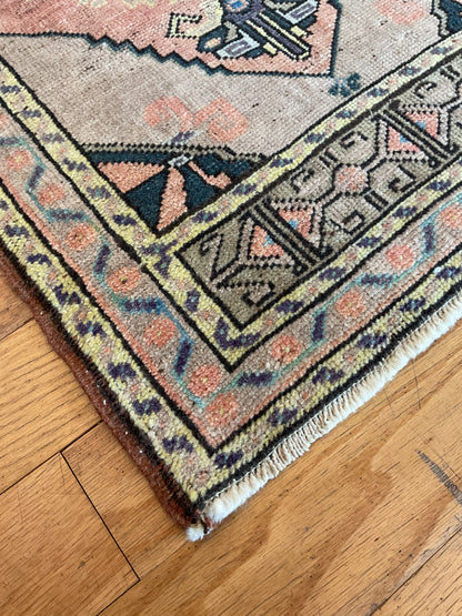 Vintage Turkish Anatolian Rug, 1'9" x 3'2", in beige, black, grey and pink - photo 3