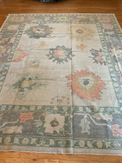 Turkish Oushak Rug, 8'8" x 10'4", in beige, green, grey and salmon - photo 3