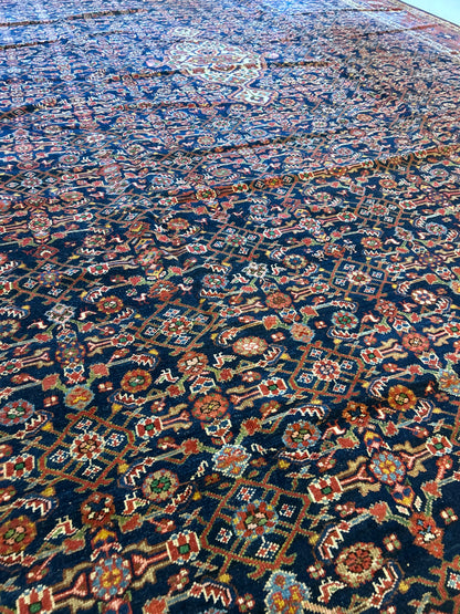 Antique Persian Malayer Rug, 11'8" x 17'10", in ivory, navy and red - photo 4