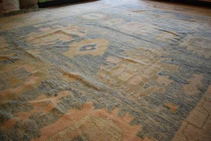 Turkish Oushak Rug, 11'11" x 15'1", in baby blue, peach and teal - photo 6