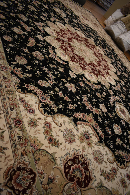 Sino Tabriz Rug, 12' x 15', in burgundy, cream and ivory - photo 3