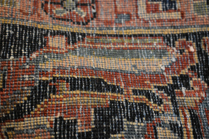 Antique Persian Sarouk Rug, 9' x 12', in burgundy, navy and red - photo 3