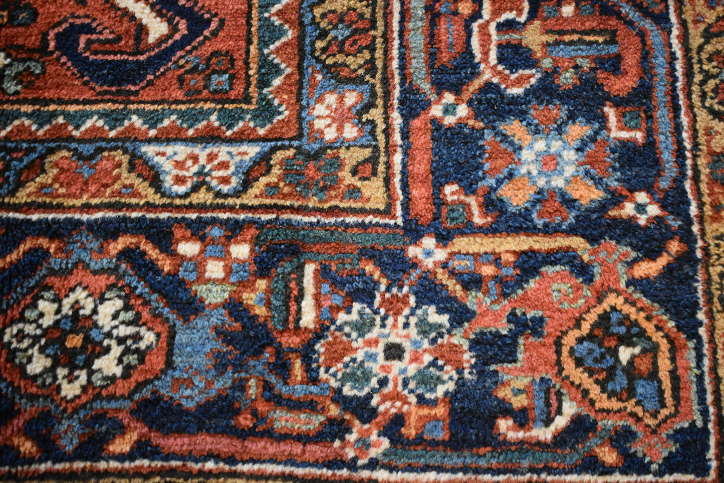 Persian Heriz - 6.4x9.7 - 117731