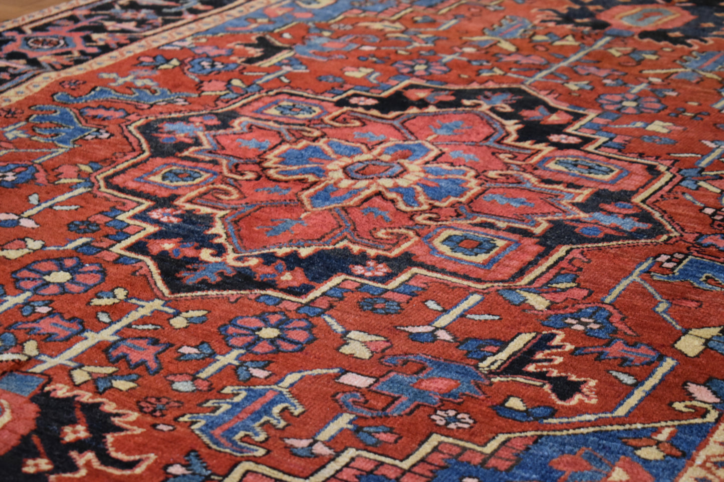Persian Heriz - 6.2x9.6 - 111490