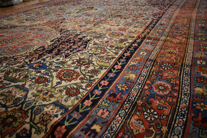 Antique Persian Bidjar Rug, 12' x 20'10", in blue, ivory, navy and red - photo 11