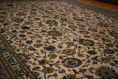 Vintage Persian Kashan Rug, 10'5" x 14'5", in blue, ivory and yellow - photo 5