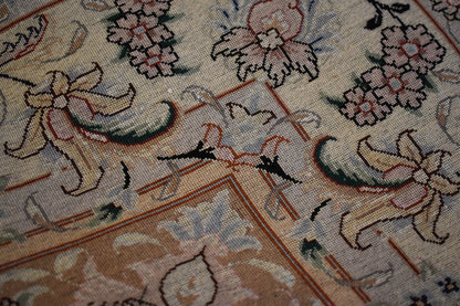 Persian Tabriz Rug, 4'10" x 6'10", in black and ivory - photo 3