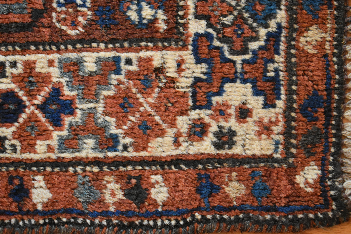 Persian Shiraz - 3.0x4.1 - J5564