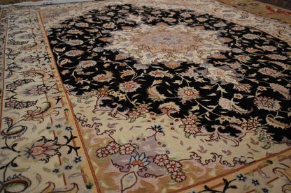 Persian Tabriz Rug, 4'10" x 6'10", in black and ivory - photo 4