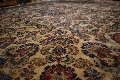 Antique Persian Kerman Rug, 11'5" x 14'2", in ivory, navy, pink and red - photo 7