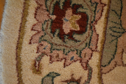 Indian Agra Jaipur Rug, 4' x 4', in burgundy, cream, green and pistachio - photo 2