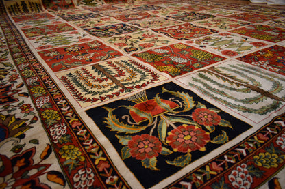 Vintage Persian Baktarie Rug, 13'7" x 19'6", in gold, green, ivory and red - photo 8