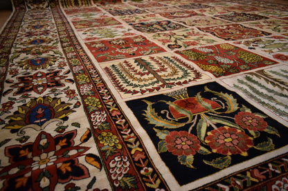 Vintage Persian Baktarie Rug, 13'7" x 19'6", in gold, green, ivory and red - photo 9