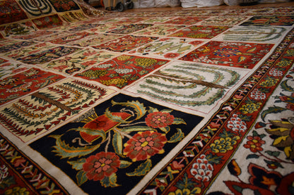 Vintage Persian Baktarie Rug, 13'7" x 19'6", in gold, green, ivory and red - photo 10