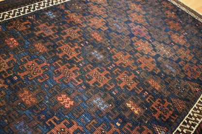 Antique Persian Baluch Rug, 3' x 4'3", in blue, brown and rust - photo 3