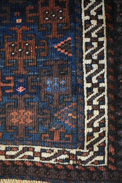 Antique Persian Baluch Rug, 3' x 4'3", in blue, brown and rust - photo 4