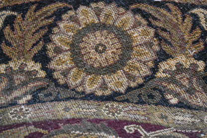 Indian Agra Jaipur Rug, 6' x 6', in black, burgundy and gold - photo 3