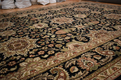 Indian Agra Jaipur Rug, 10'1" x 14', in black, green and red - photo 6
