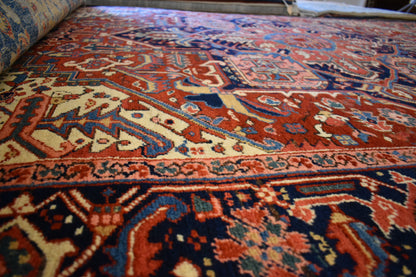 Antique Persian Heriz Rug, 8'5" x 11'8", in brick, ivory, navy and rust - photo 6