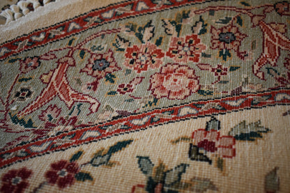 Sino Sarouk Rug, 5' x 5', in cream, pink and pistachio - photo 4