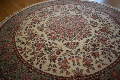 Sino Sarouk Rug, 5' x 5', in cream, pink and pistachio - photo 5