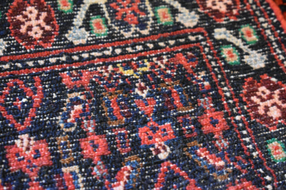 Vintage Persian Senneh Rug, 2'5" x 3'7", in ivory, navy and rust - photo 3
