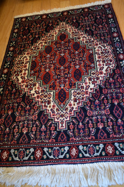 Vintage Persian Senneh Rug, 2'5" x 3'7", in ivory, navy and rust - photo 4