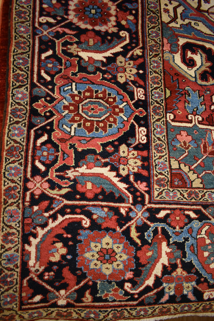 Antique Persian Heriz Rug, 9'3" x 12'2", in blue, brick and navy - photo 2