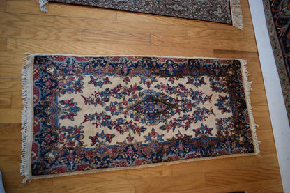 Antique Persian Kerman Rug, 2' x 4', in blue, green, ivory and pink - photo 3