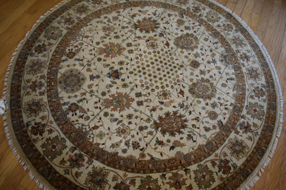 Indian Zigler Rug, 6' x 6', in cream, green, pistachio and yellow