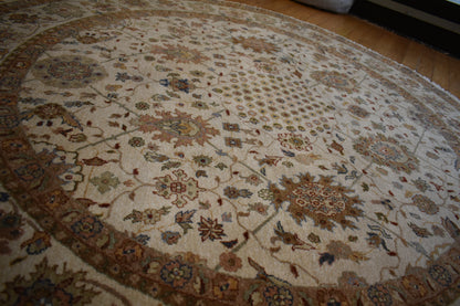 Indian Zigler Rug, 6' x 6', in cream, green, pistachio and yellow - photo 4