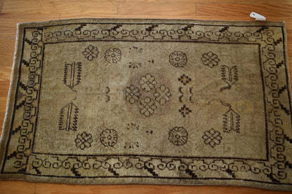 Antique Turkish Anatolian Rug, 2'8" x 4', in beige, brown and khaki - photo 2