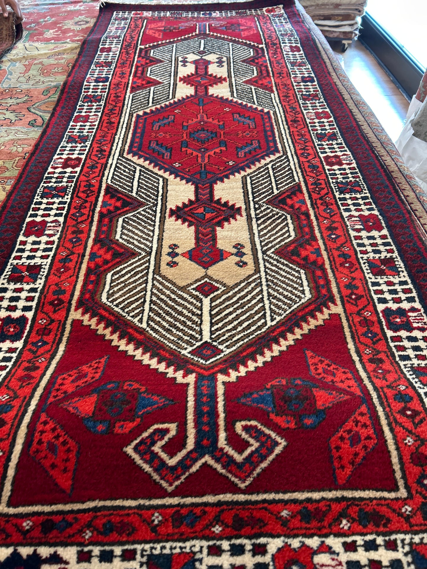 Persian Kurdish Sarab - 3.2x8.2 - JA1439