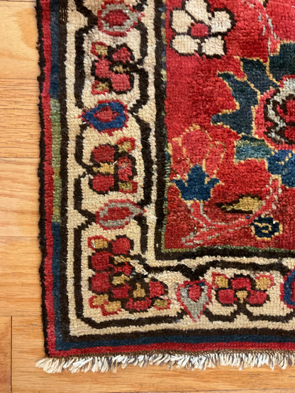 Antique Persian Northwest Rug, 5'10" x 9'9", in blue, ivory, navy and red - photo 3