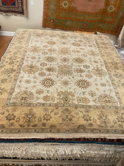Indian Agra Jaipur Rug, 7'10" x 9'10", in beige, gold and ivory