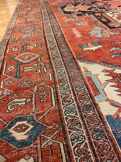 Antique Persian Serapi Rug, 11'9" x 17', in ivory, navy, rust and teal - photo 5