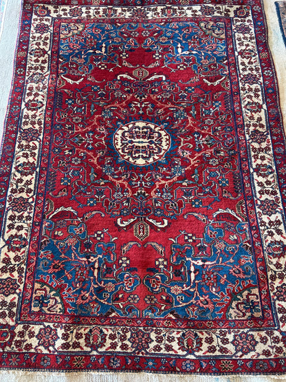 Antique Persian Malayer Rug, 4'6" x 6'2", in gold, ivory, navy and red - photo 3