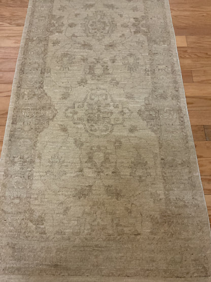Pakistani Peshawar Runner, 2'8" x 9'5", in beige, ivory and tan - photo 3