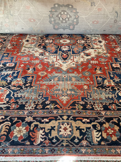 Pakistani Heriz Serapi Rug, 10'3" x 13'10", in blue, ivory, navy and red - photo 2